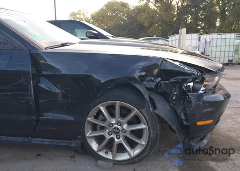 2010 Ford Mustang V6/V6 Premium z USA, uszkodzony, nr VIN 1ZVBP8EN6A5124105